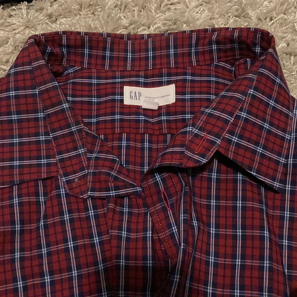 Gap standard fit, non iron dress shirt